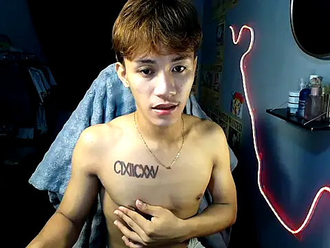 Snapshot of naughtyboyloy_0 chatting on 07-19-26, 06:33 naughtyboyloy 0 online show from 07-19-26, 06:33