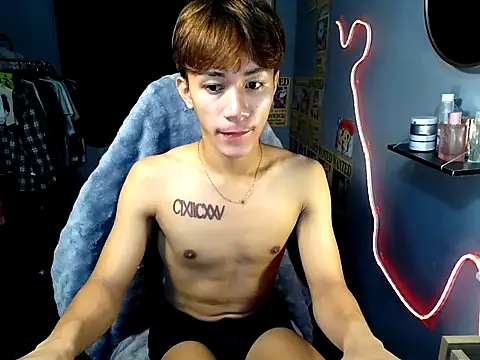 Snapshot of naughtyboyloy_0 chatting on 07-26-26, 12:12 naughtyboyloy 0 online show from 07-26-26, 12:12