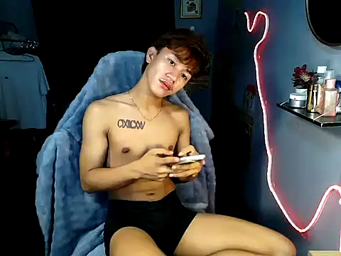 Snapshot of naughtyboyloy_0 chatting on 07-30-26, 04:50 naughtyboyloy 0 online show from 07-30-26, 04:50