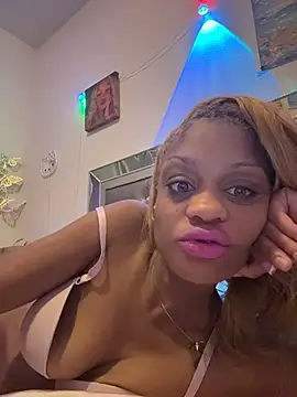 Snapshot of Angelbunnyy chatting on 02-08-26, 12:41 Angelbunnyy online show from 02-08-26, 12:41