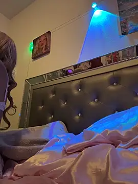 Snapshot of Angelbunnyy chatting on 02-20-26, 01:33 Angelbunnyy online show from 02-20-26, 01:33