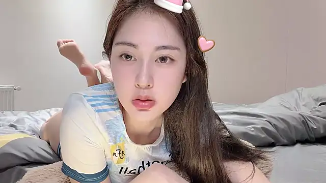 Snapshot of Aquarius-002 chatting on 01-09-26, 05:04 Aquarius-002 online show from 01-09-26, 05:04