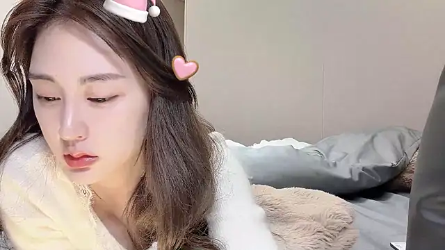 Snapshot of Aquarius-002 chatting on 01-19-26, 12:31 Aquarius-002 online show from 01-19-26, 12:31