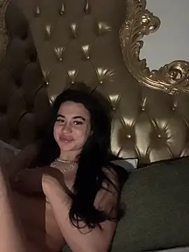 Snapshot of itsyourgirltee chatting on 04-20-26, 03:42 itsyourgirltee online show from 04-20-26, 03:42