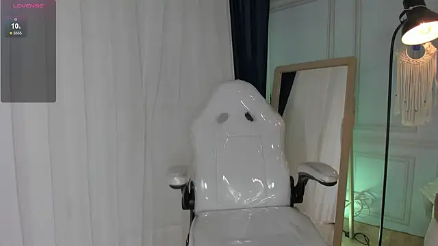 Doll Isa  online show from 12-04-25, 06:38