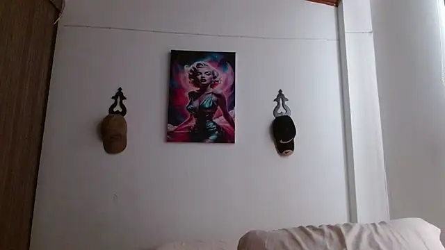 Crystal Star  online show from 04-19-26, 06:10