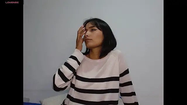 Gia Lee online show from 11-29-25, 02:58