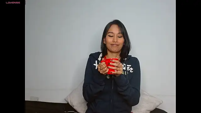 Gia Lee online show from 01-17-26, 02:38