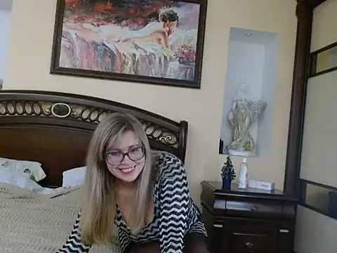 Crystal00Girl online show from 12-13-25, 08:14