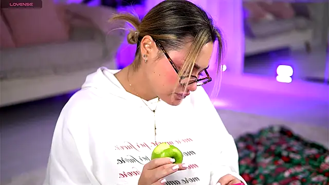 KayaAzur online show from 12-17-25, 05:46