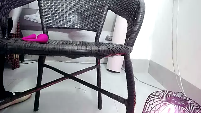 Snapshot of KateCondon chatting on 11-01-25, 11:29 KateCondon online show from 11-01-25, 11:29