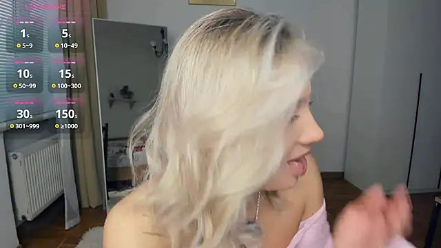 Snapshot of FaaBinaa chatting on 10-26-25, 07:03 FaaBinaa online show from 10-26-25, 07:03