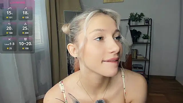 Snapshot of FaaBinaa chatting on 11-28-25, 07:44 FaaBinaa online show from 11-28-25, 07:44