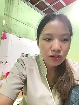 Snapshot of QueenLink chatting on 10-12-25, 04:28 QueenLink online show from 10-12-25, 04:28