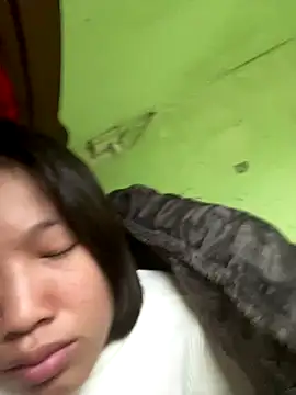 QueenLink online show from 11-30-25, 02:37