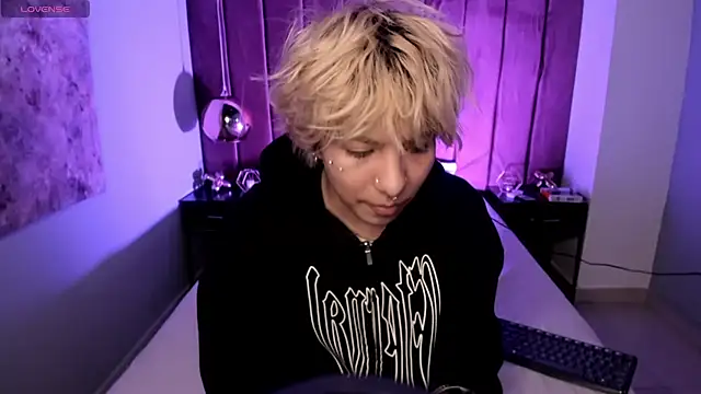 OliIverr22 online show from 12-16-25, 11:59