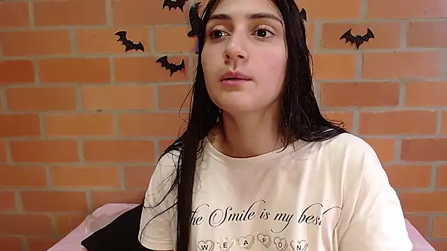 Montserrat Jay online show from 10-29-25, 01:57