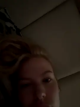 Snapshot of Chloemillerrxx chatting on 09-19-25, 03:56 Chloemillerrxx online show from 09-19-25, 03:56