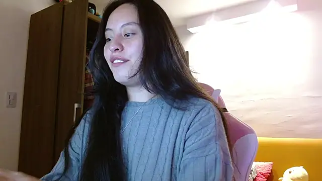 madissooon   online show from 11-13-25, 04:11