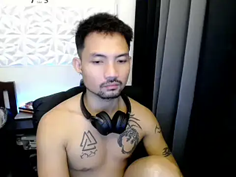Snapshot of Thefriskyasian chatting on 10-11-25, 07:40 Thefriskyasian online show from 10-11-25, 07:40