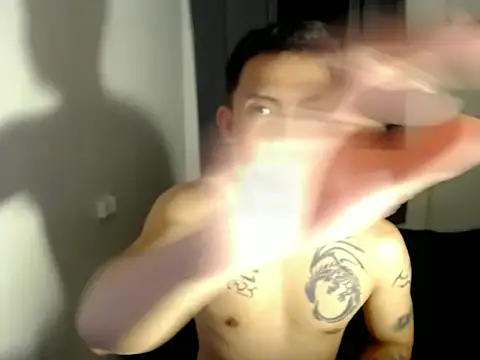 Snapshot of Thefriskyasian chatting on 04-18-26, 01:26 Thefriskyasian online show from 04-18-26, 01:26
