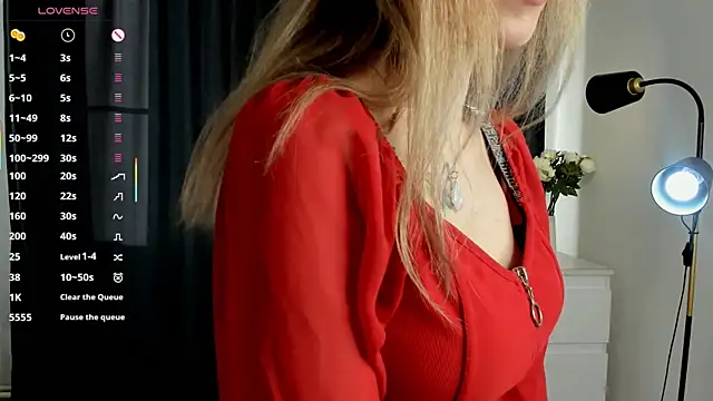 Snapshot of MarenRawicki chatting on 11-23-25, 08:25 MarenRawicki online show from 11-23-25, 08:25