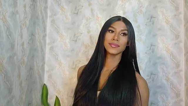 Snapshot of beauty_nina chatting on 10-25-25, 05:15 beauty nina online show from 10-25-25, 05:15