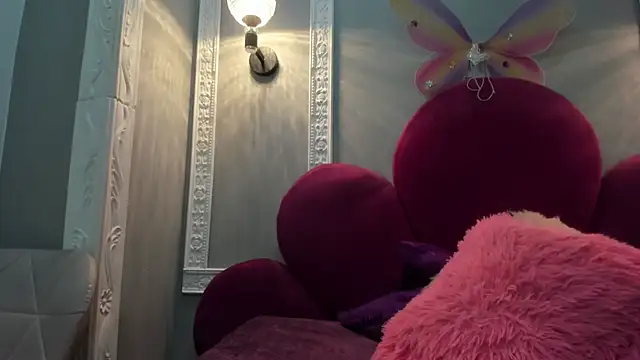 Snapshot of Saammy_17 chatting on 11-12-25, 08:30 Saammy 17 online show from 11-12-25, 08:30