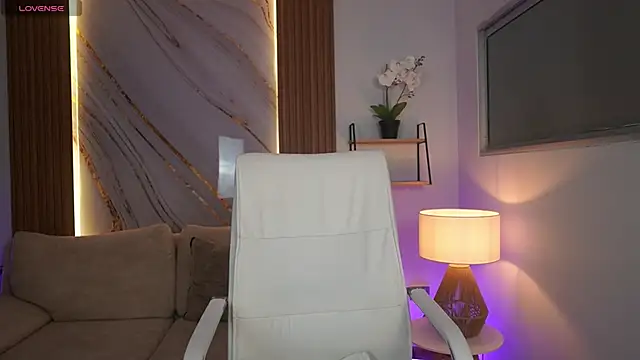 MilaCrave online show from 12-17-25, 11:38