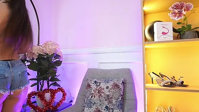 MilaCrave online show from 02-16-26, 11:39