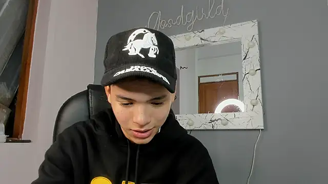 Snapshot of camillo_virgil chatting on 10-06-25, 11:07 camillo virgil online show from 10-06-25, 11:07