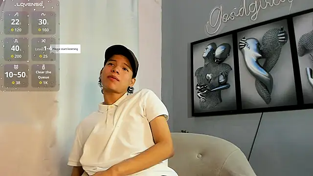 Snapshot of camillo_virgil chatting on 10-19-25, 10:38 camillo virgil online show from 10-19-25, 10:38