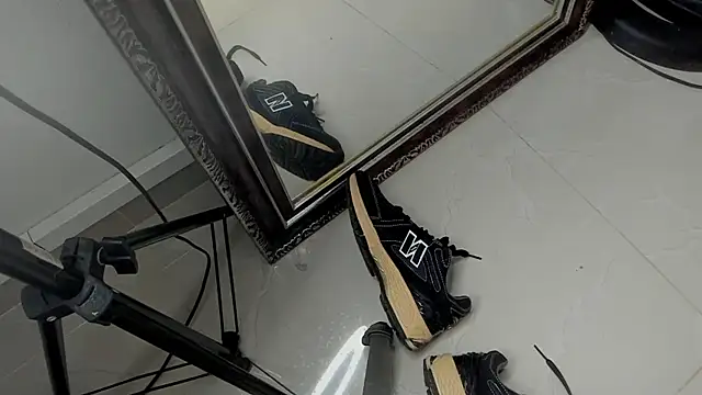 Snapshot of camillo_virgil chatting on 10-24-25, 11:06 camillo virgil online show from 10-24-25, 11:06