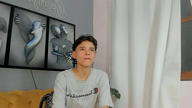 Snapshot of camillo_virgil chatting on 10-28-25, 11:03 camillo virgil online show from 10-28-25, 11:03