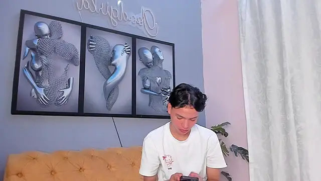 Snapshot of camillo_virgil chatting on 11-17-25, 10:54 camillo virgil online show from 11-17-25, 10:54