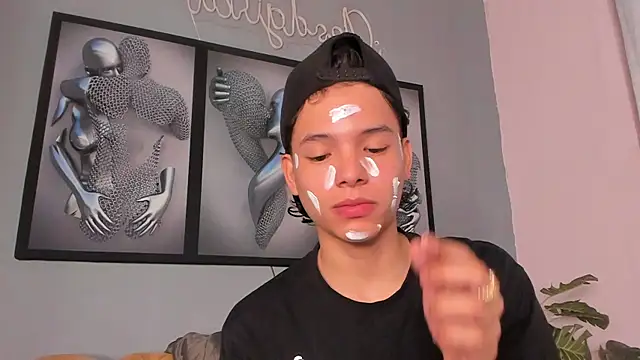 Snapshot of camillo_virgil chatting on 11-19-25, 11:21 camillo virgil online show from 11-19-25, 11:21