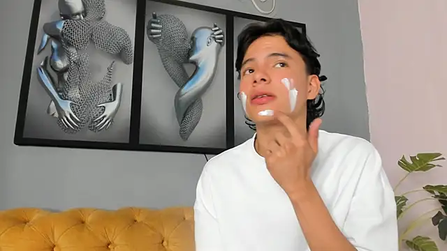 Snapshot of camillo_virgil chatting on 11-21-25, 11:09 camillo virgil online show from 11-21-25, 11:09