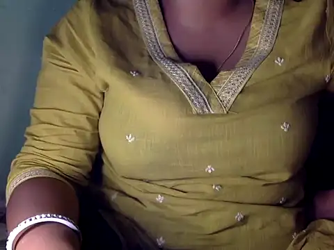 Snapshot of Dimplegirl chatting on 10-26-25, 04:02 Dimplegirl online show from 10-26-25, 04:02