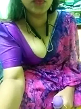 Snapshot of Dimplegirl chatting on 11-28-25, 01:41 Dimplegirl online show from 11-28-25, 01:41