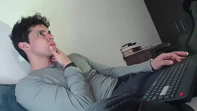 Snapshot of yourfavoriteboy__ chatting on 01-09-26, 12:13 yourfavoriteboy online show from 01-09-26, 12:13