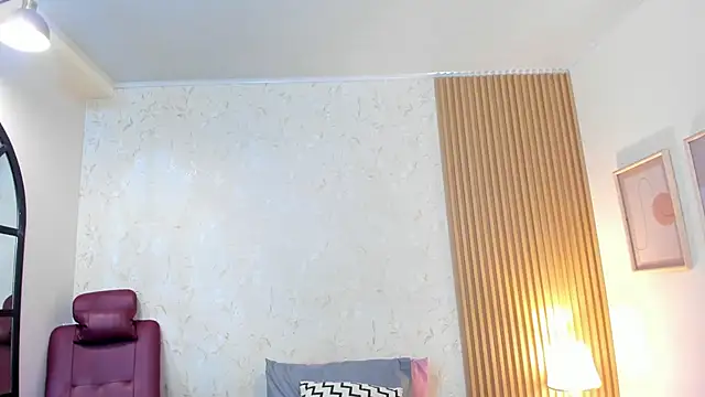 halleylorens online show from 11-10-25, 07:24