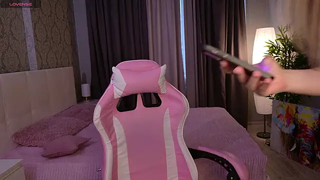 HeyMonkey  online show from 02-08-26, 01:58