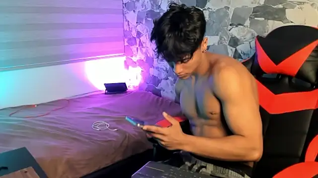 ZYZZ1312 online show from 04-04-26, 04:00