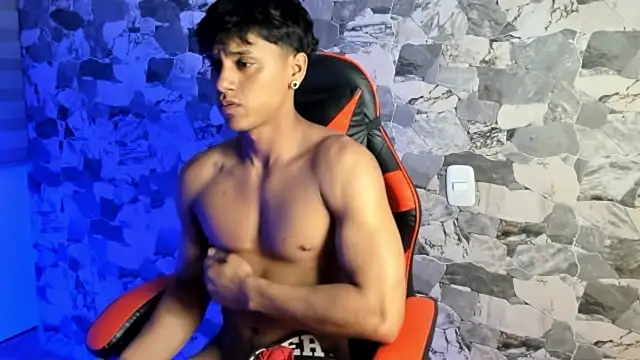 Snapshot of ZYZZ1312 chatting on 07-08-26, 03:33 ZYZZ1312 online show from 07-08-26, 03:33