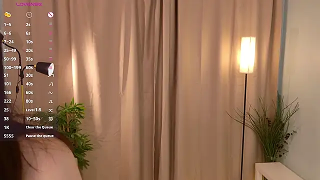 lisabaus online show from 11-18-25, 07:13