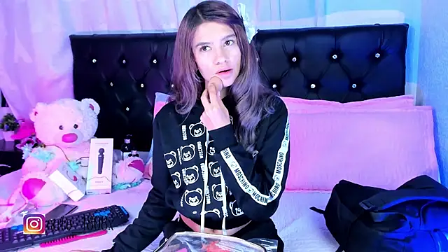 Sofiia cute  online show from 11-20-25, 04:01