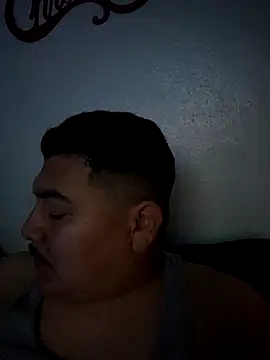 Snapshot of Biglou97 chatting on 12-23-25, 06:55 Biglou97 online show from 12-23-25, 06:55