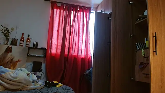 naiaratobon   online show from 01-13-26, 03:06