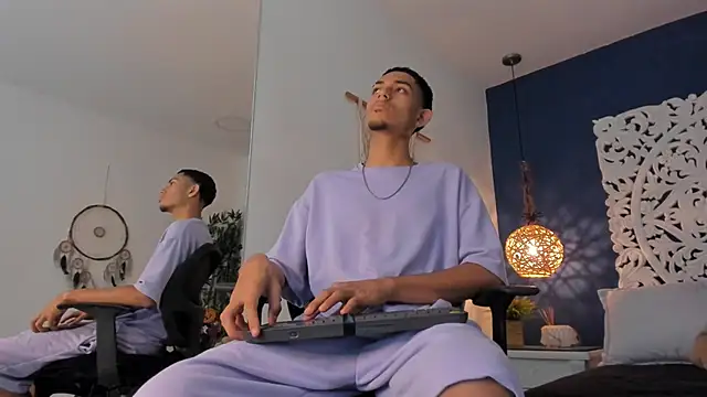 Adonis WB online show from 10-10-25, 09:47