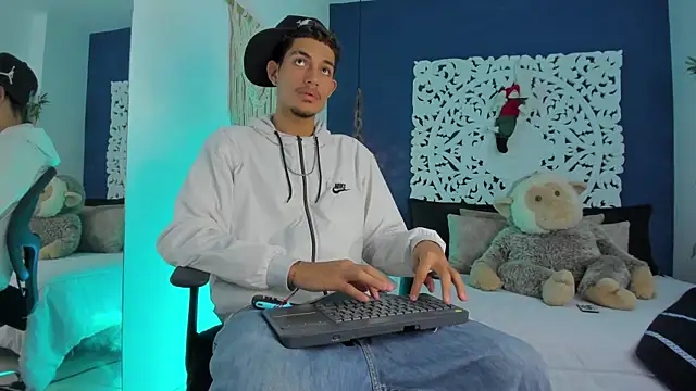 Adonis WB online show from 11-14-25, 08:51